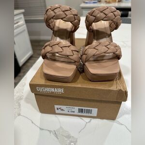 Cushionaire heeled sandals